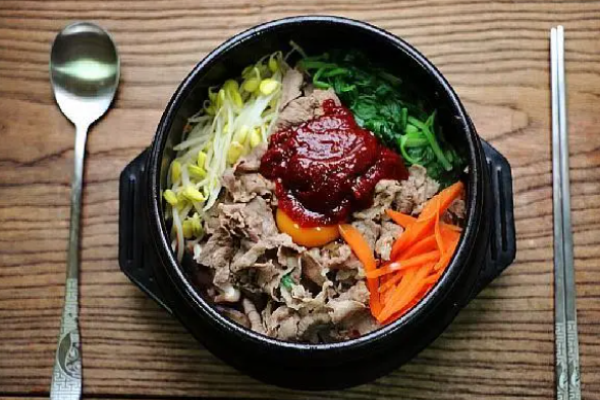 西塔喜稻石锅拌饭加盟