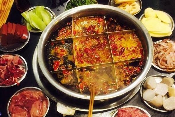 九桌重庆火锅