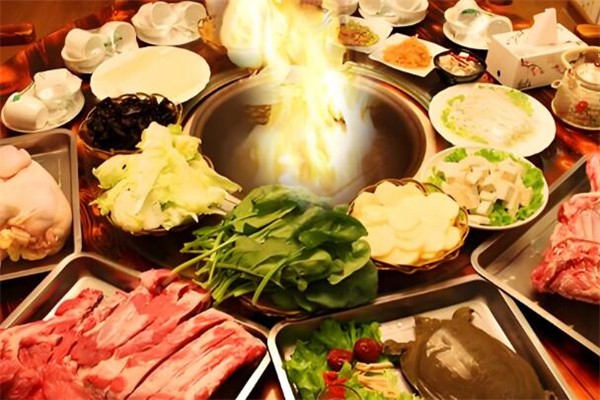 甲天下火锅店