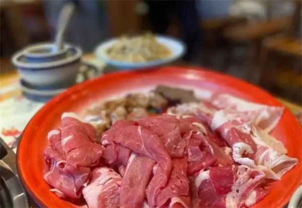 泥锅小黄牛
