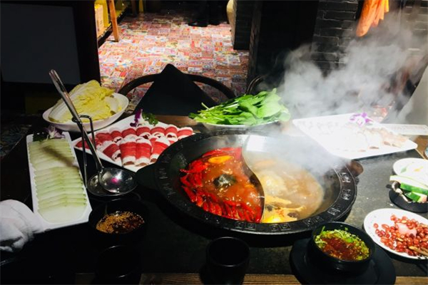 巴蜀味舵主老火锅