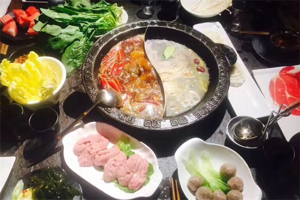 巴蜀味舵主老火锅