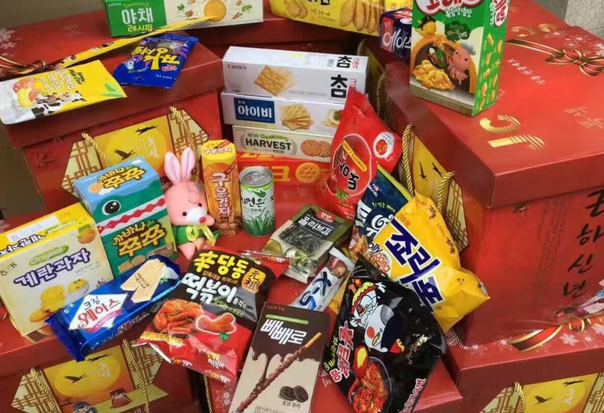 白蓝鲸零食店