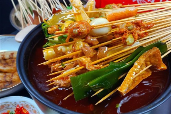 宽窄马路边串串香