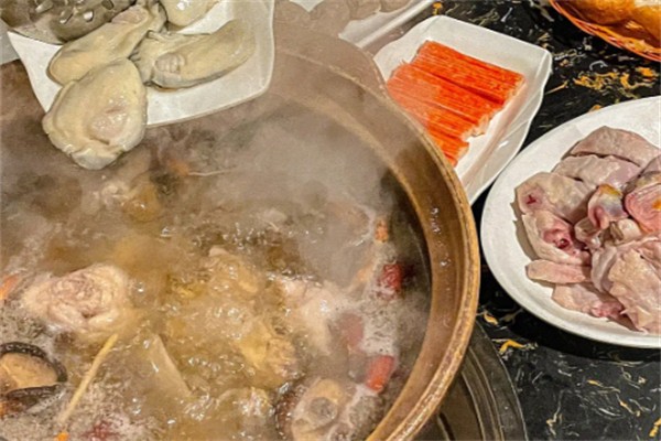 同一品锅本鸡煲