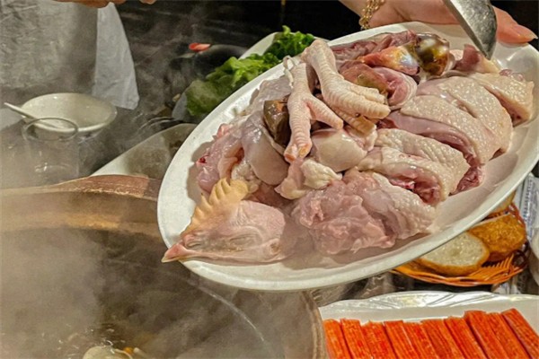 同一品锅本鸡煲