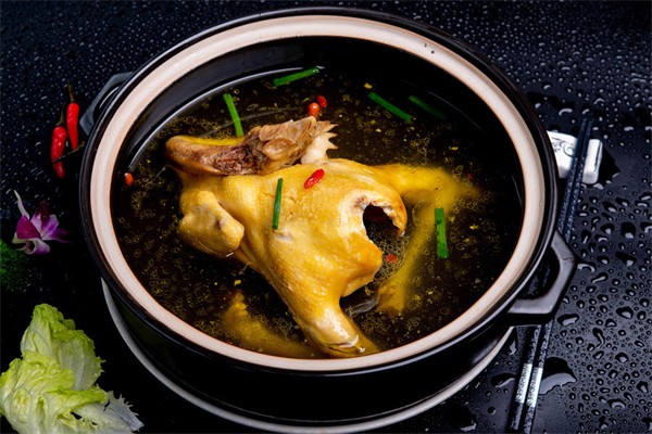 同一品锅本鸡煲