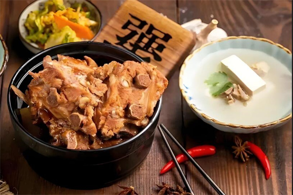 犟骨头自助火锅加盟