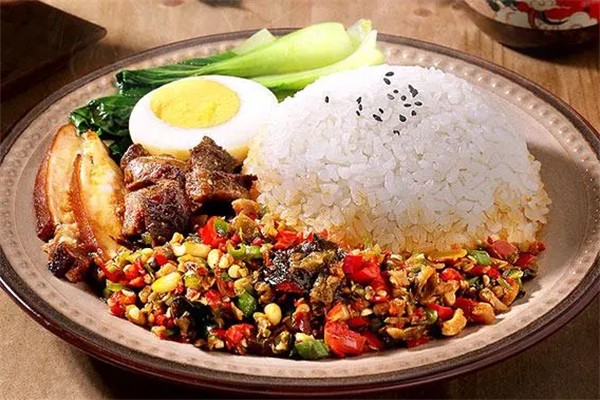 回味剁椒牛油拌饭