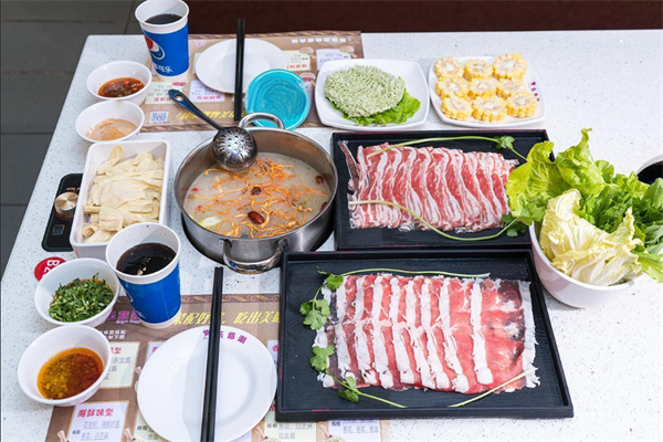 乐意涮牛肉火锅加盟