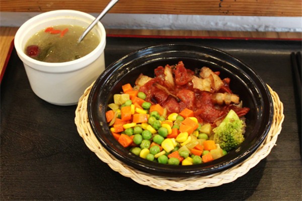 玉玲煲仔饭