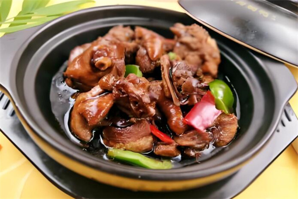 丫鸭汇馆中餐加盟