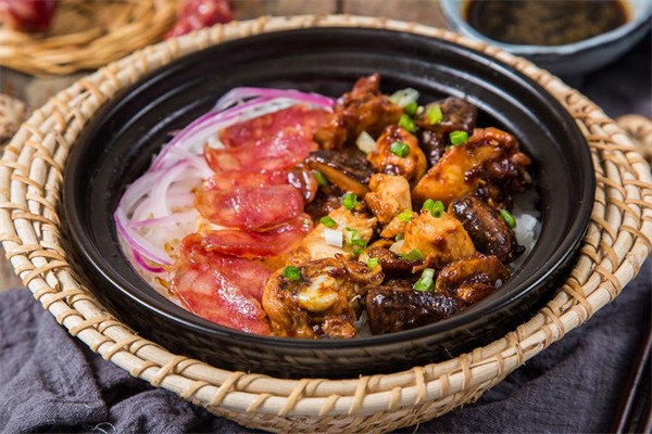 玉玲煲仔饭