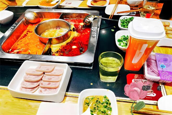 沸腾火锅店加盟