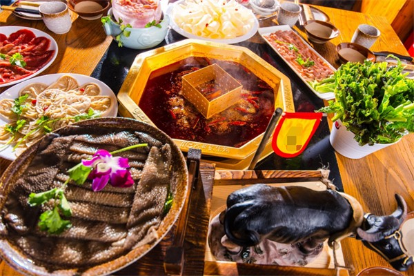 鲜煮艺特色火锅