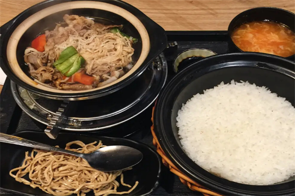 金牛座香锅米饭