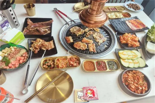 原始泥炉烤肉店