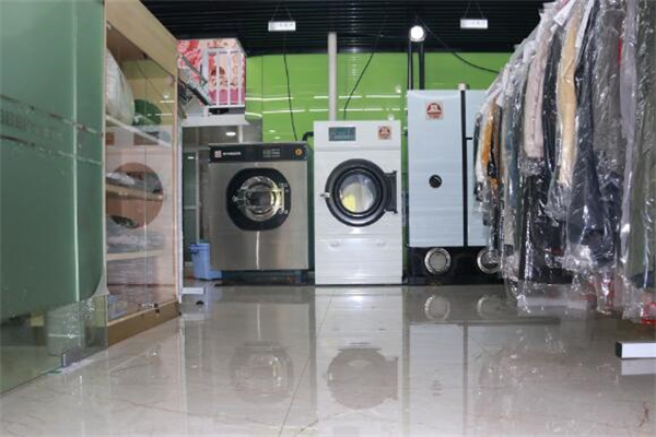 纯洁干洗店