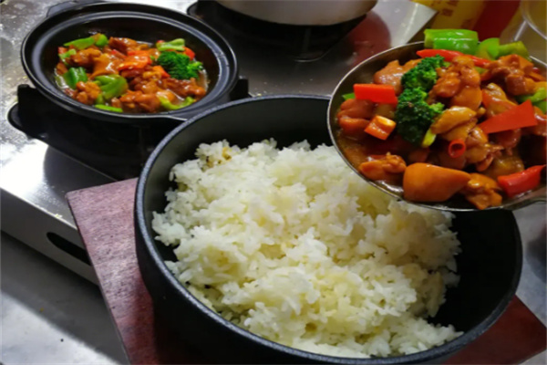 吉美味黄焖鸡米饭