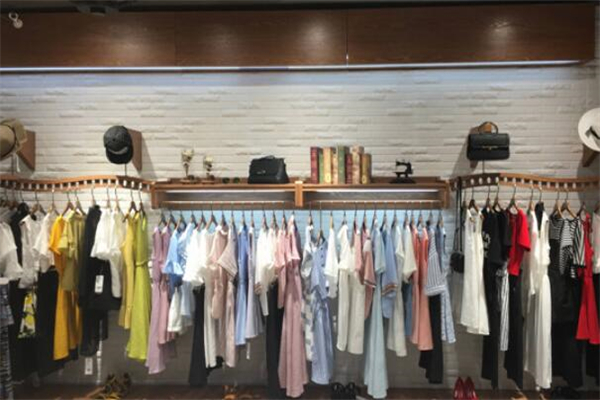 爱尚女装店