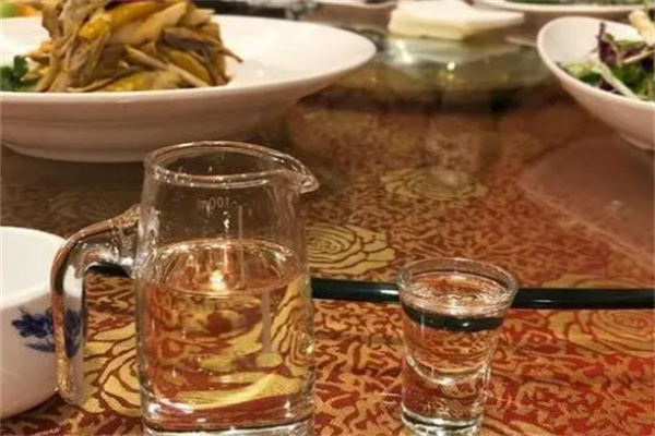 津福白酒