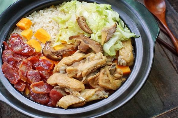 忆鲜香煲仔饭加盟