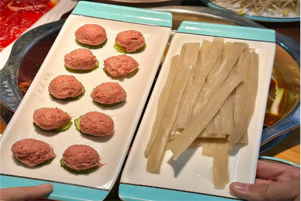 红花嘴豆花牛肉火锅