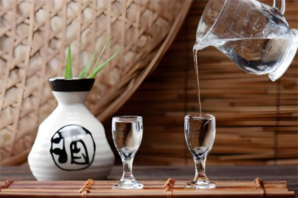 诗城白酒