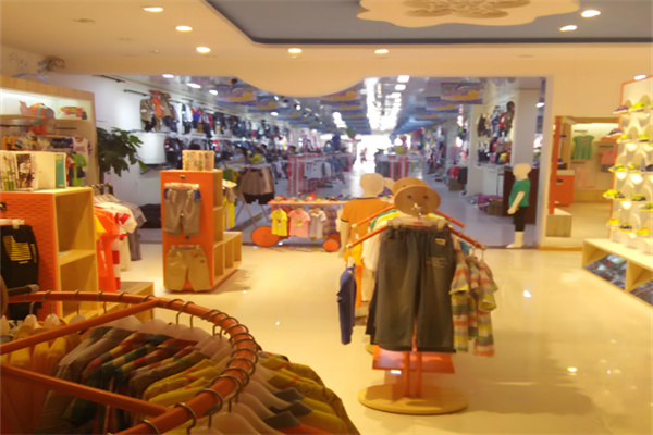 米可童装店