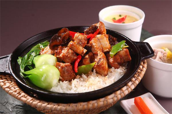小鑫煲仔饭加盟