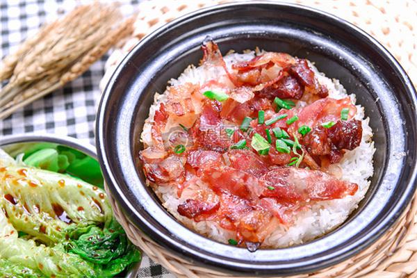 小鑫煲仔饭加盟