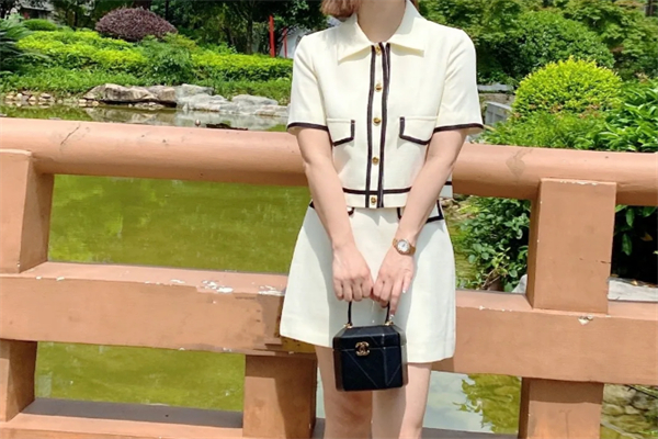 玫瑰香亭女装