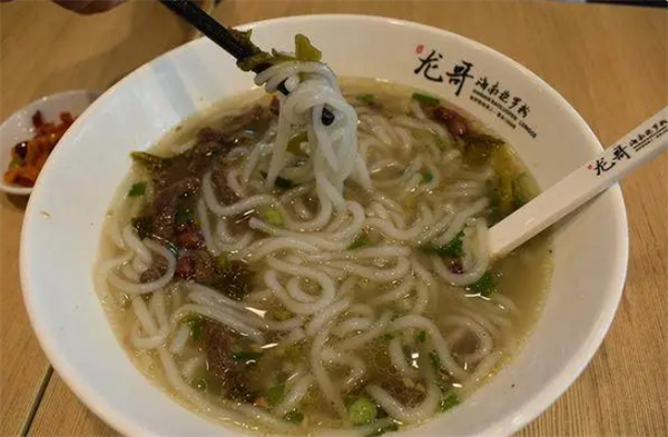 龙哥抱罗粉