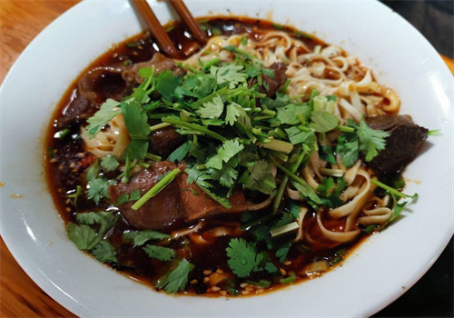 重庆掰哥牛肉面加盟