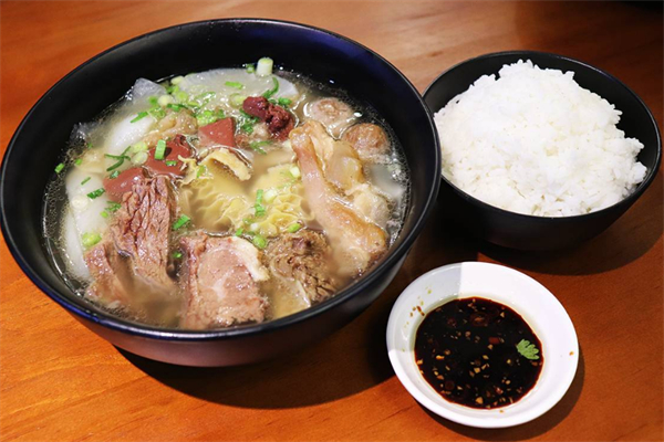 牛滋味牛肉汤饭