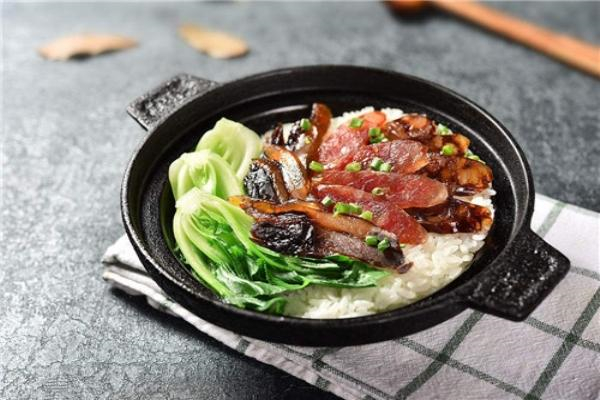 够呛煲仔饭加盟