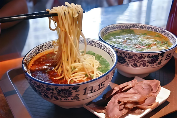 老七记牛杂面