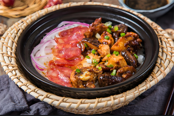 夏尔煲仔饭