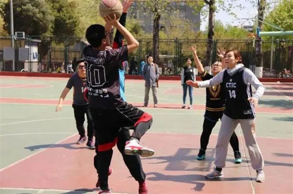 北师大篮球班