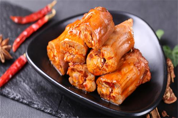 六禾现捞鸭脖
