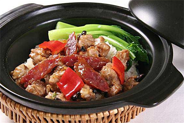 正品香煲仔饭加盟