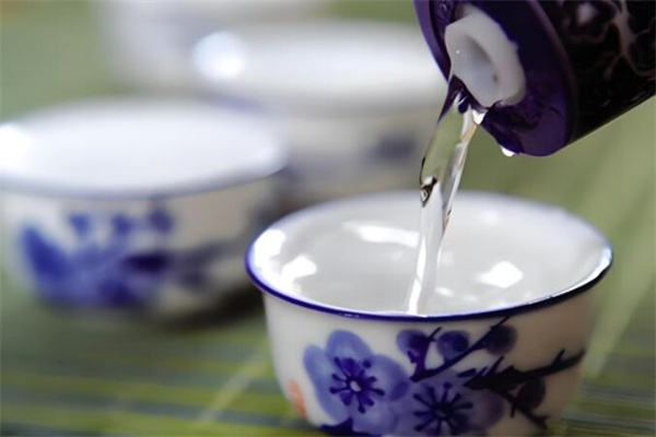 锦美源白酒