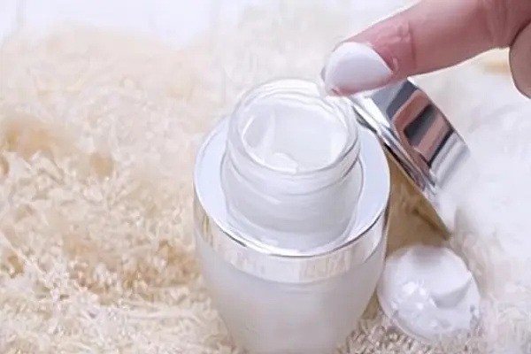 莲姑娘化妆品加盟