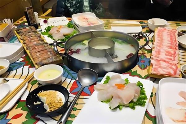 江小渔豆浆鱼火锅