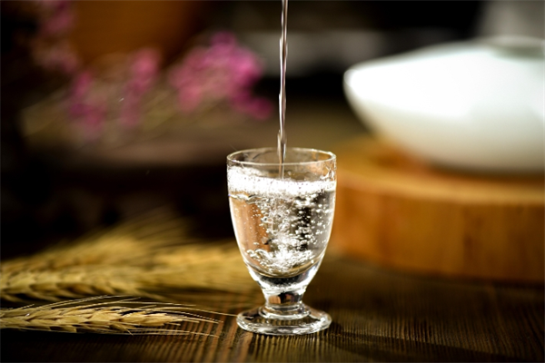 聚龙坛白酒