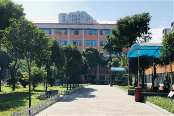 现代艺术学校