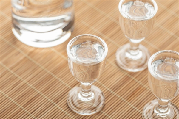 聚龙坛白酒