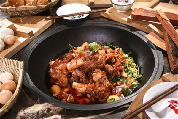 汤鼎记铁锅炖品牌