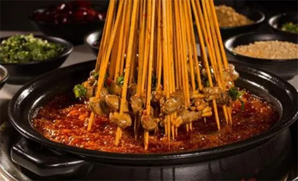签铭串串