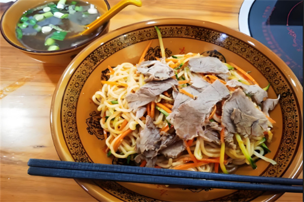 隋留香黄牛肉拌面